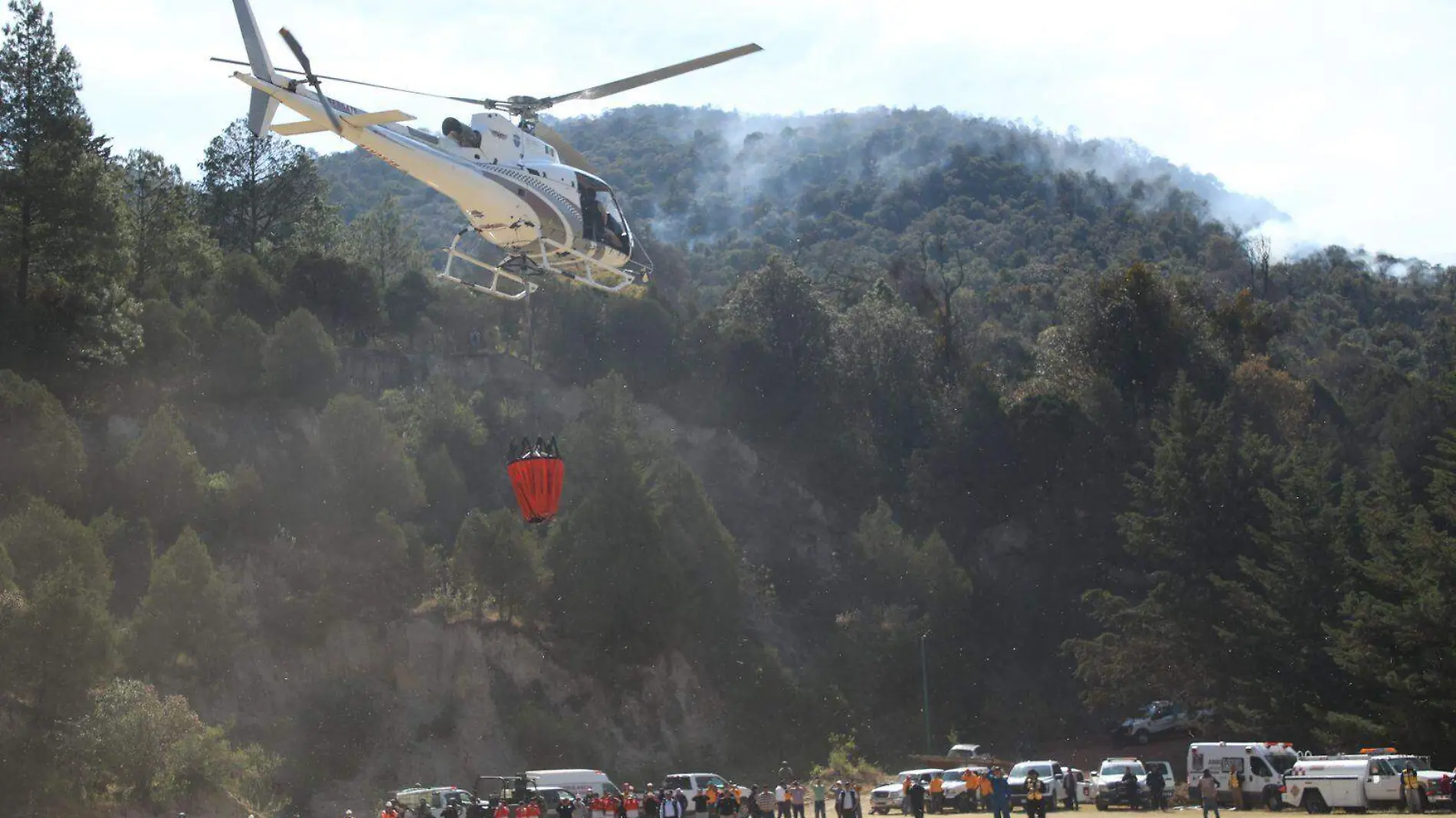 helibalde en incendio de cerro de Tlalpujahua